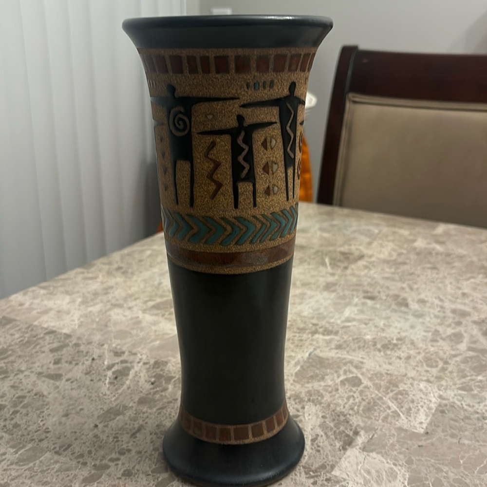 Southwestern Vase! Hand Made! Artist signed the bottom of vase in 2004.